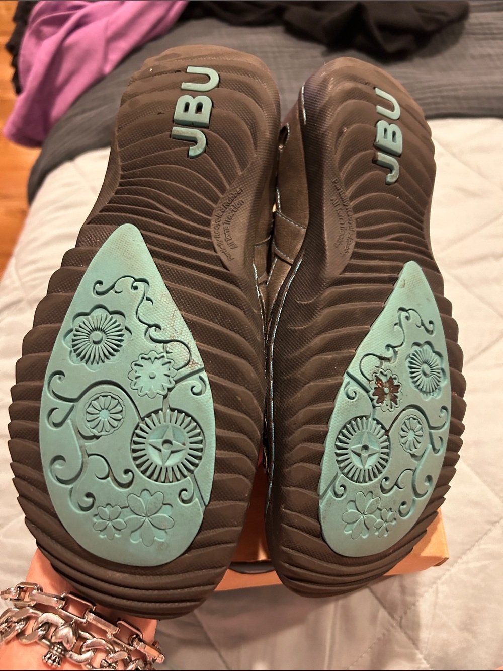 JBU Gray Floral Cutout Mary Jane Mules with Teal Accents 8.5 - Picture 4 of 6